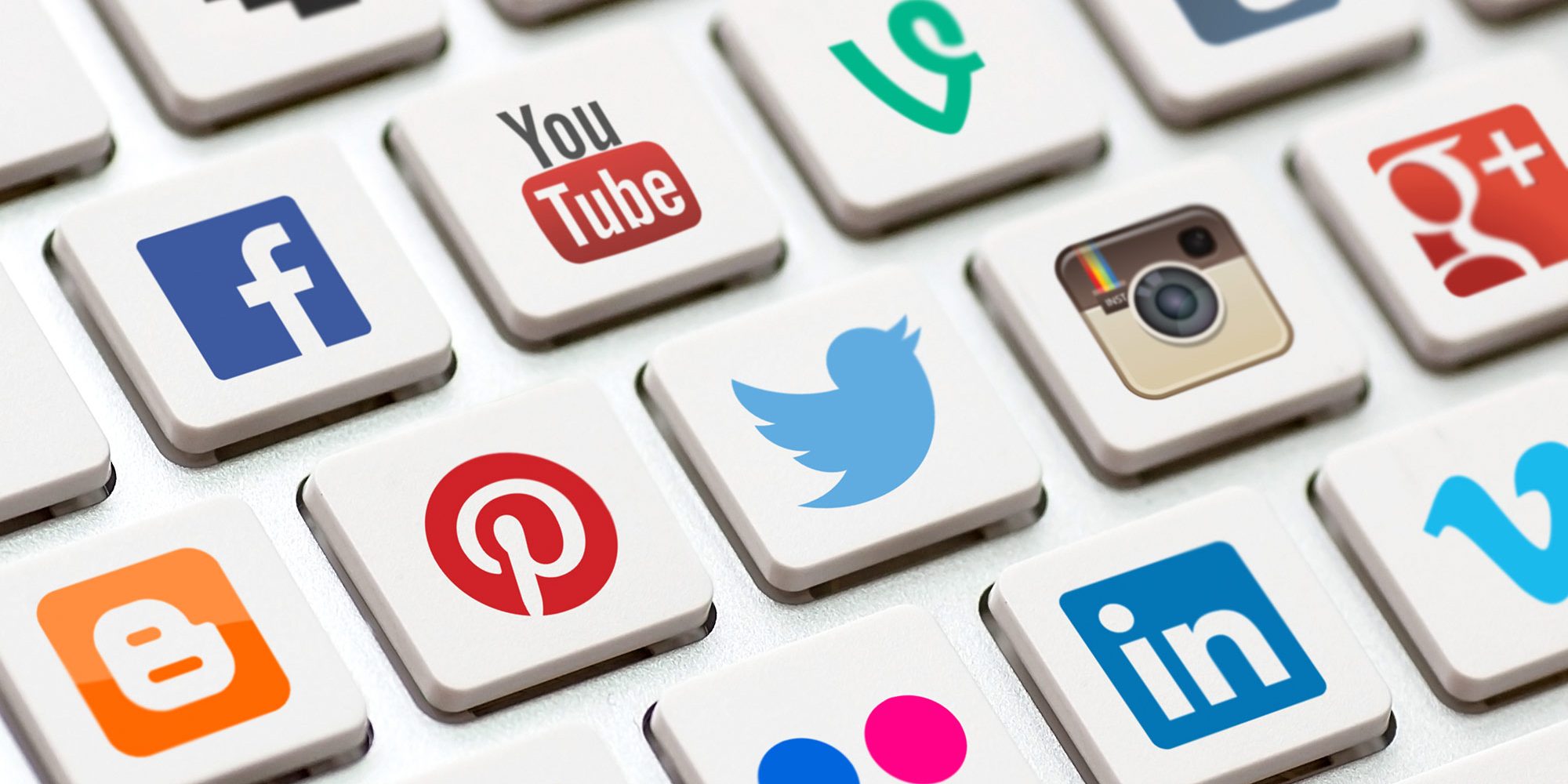 0-Social-media,-agenzia-o-fai-da-te Social media agency